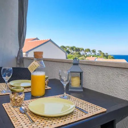 Apartamento In 26474 Veli Lošinj