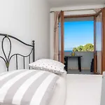 Apartament In 26474