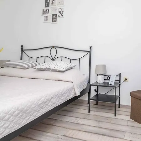 In 26474 Apartment