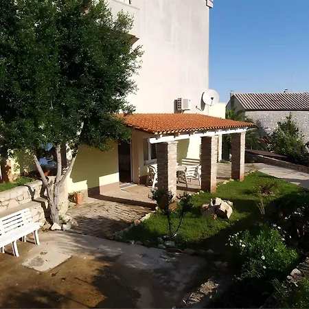 Apartament In 26474
